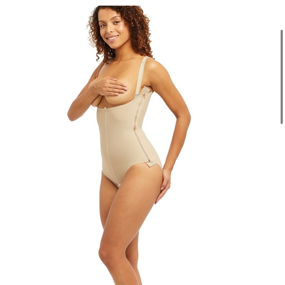 Compression wear - Picture 8 of 12